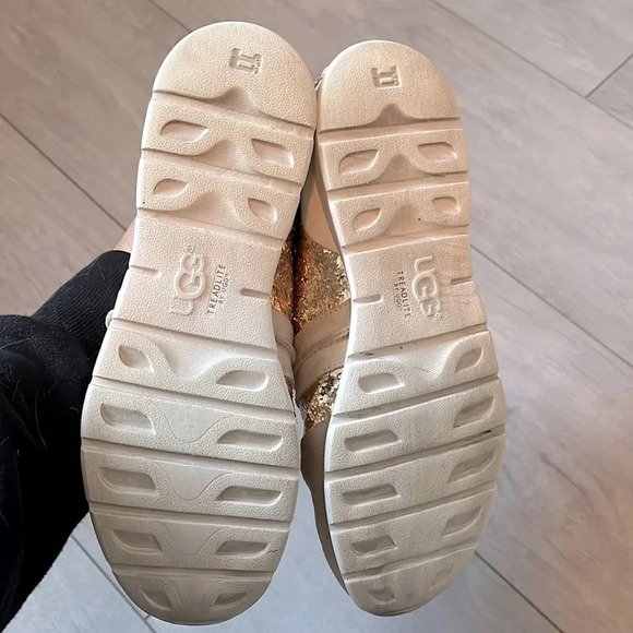 ⭐️ HOST PICK UGG Jaida Suede Leather Cream Gold Glitter Sneakers, Size 8 - Picture 4 of 10